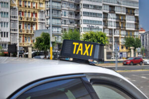 Ventajas de reservar taxi para una celebración